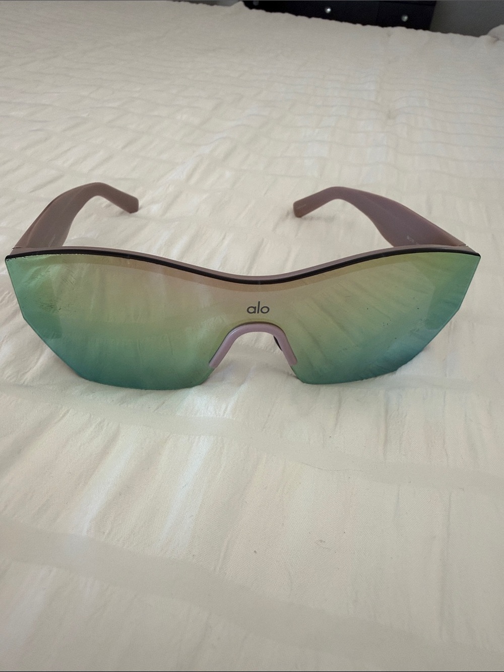 Alo yoga  Sunglasses